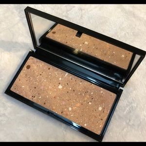 Ready To Wear COUTURE COMPLEXION ENHANCER POWDER